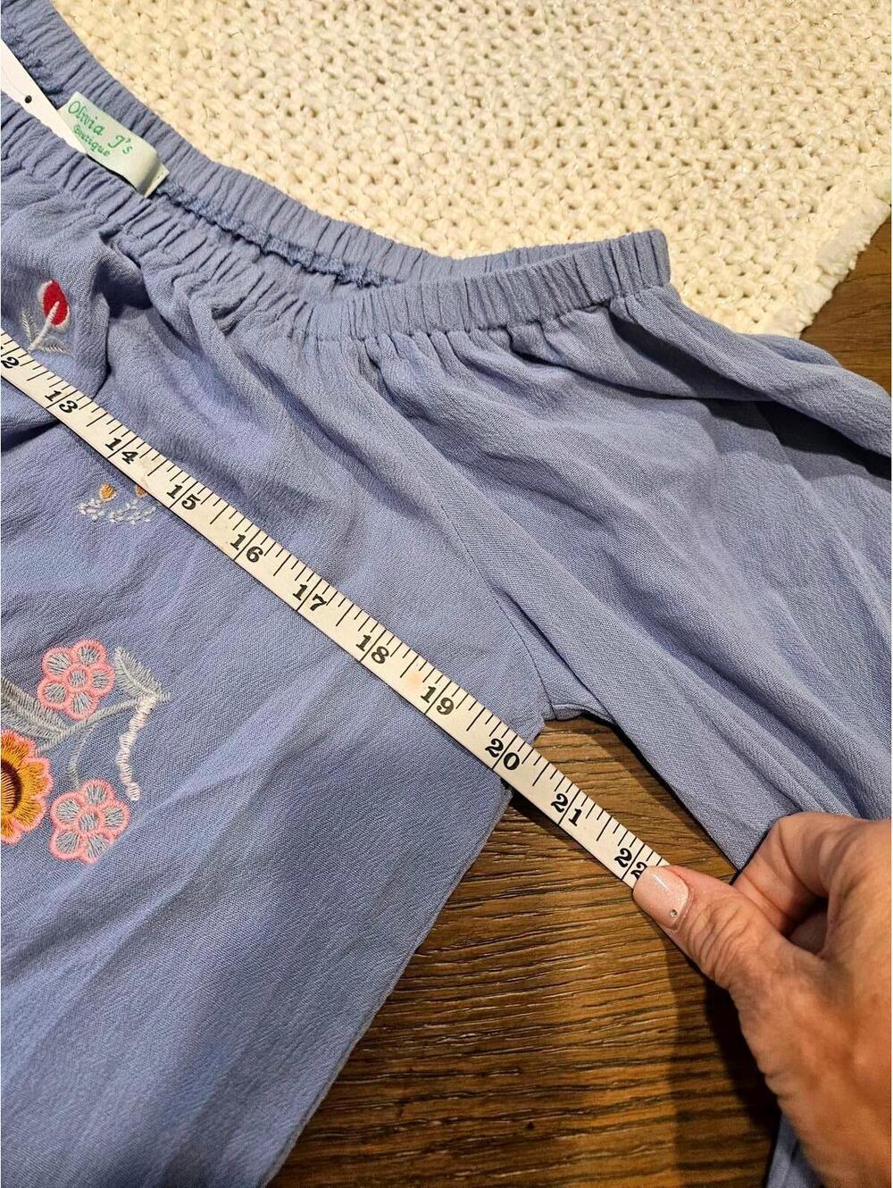 Olivia J's Light Blue Scoopneck Women's Blouse with Floral Embroidery L - Picture 4 of 7